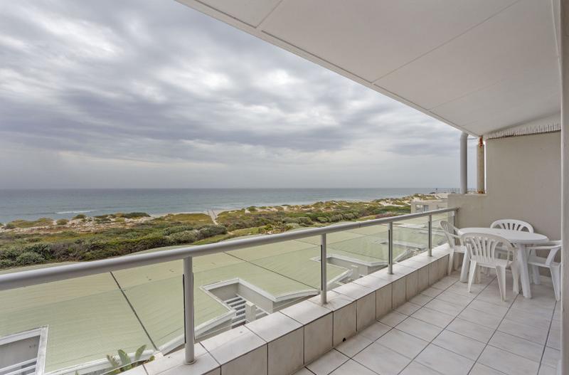 To Let 2 Bedroom Property for Rent in Dolphin Beach Western Cape